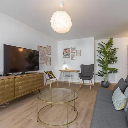 Large Brand New 2 Bdr Nice Port * 尼斯