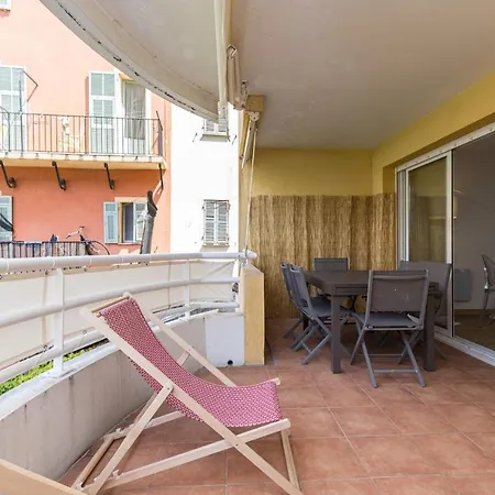 Large Brand New 2 Bdr Nice Port Daire *