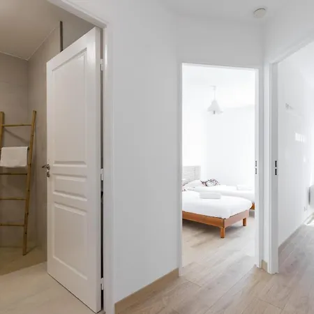 Large Brand New 2 Bdr Nice Port Nice
